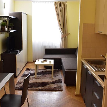 Apartment Vikroria - Halkova 5 Прага Экстерьер фото