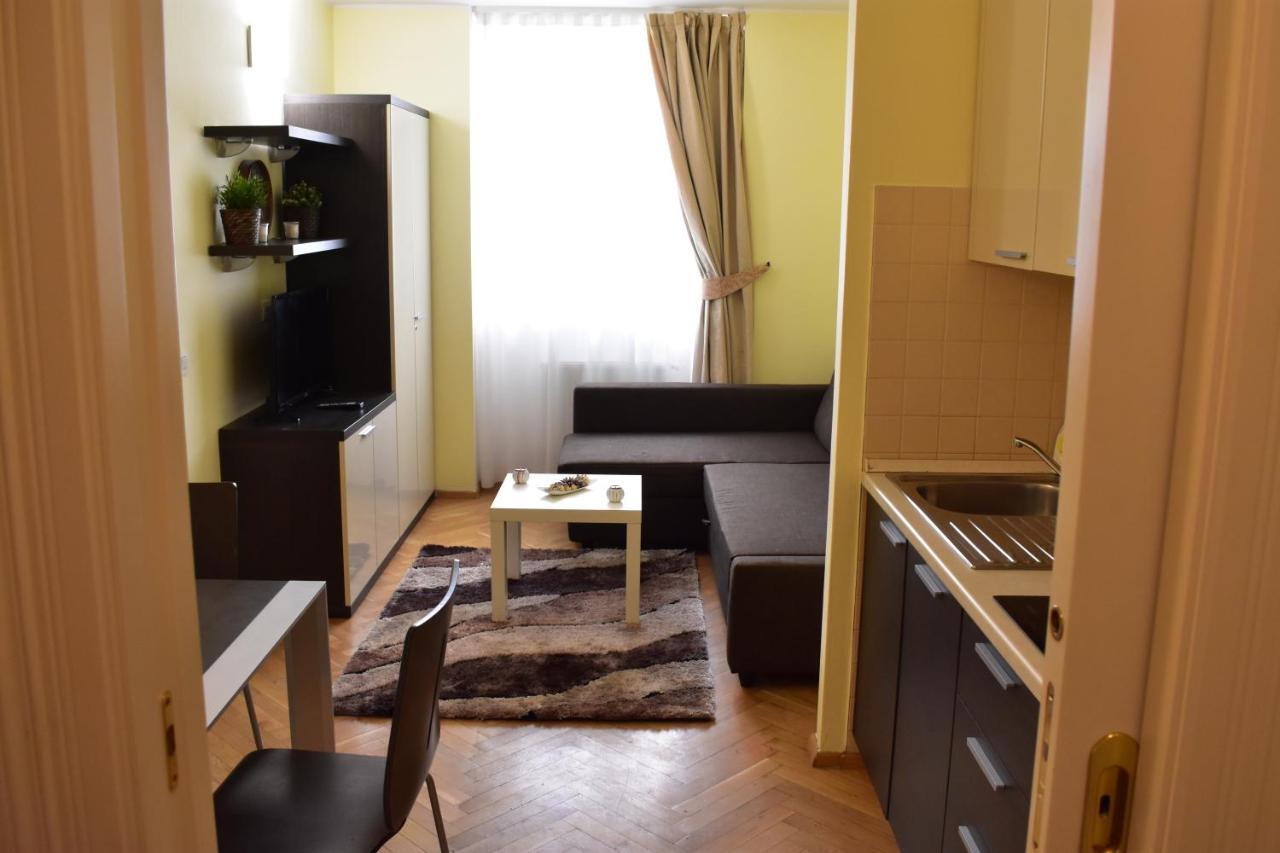 Apartment Vikroria - Halkova 5 Прага Экстерьер фото