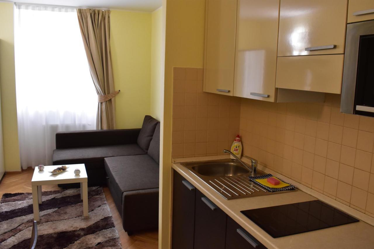 Apartment Vikroria - Halkova 5 Прага Экстерьер фото