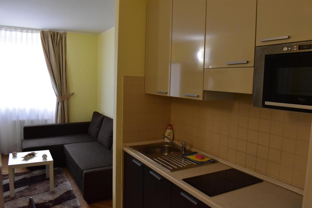 Apartment Vikroria - Halkova 5 Прага Экстерьер фото