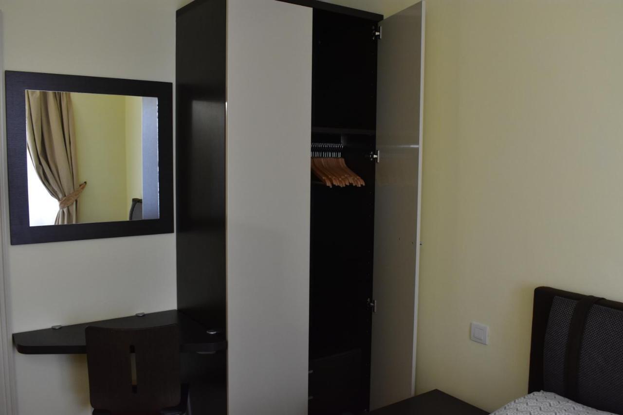 Apartment Vikroria - Halkova 5 Прага Экстерьер фото