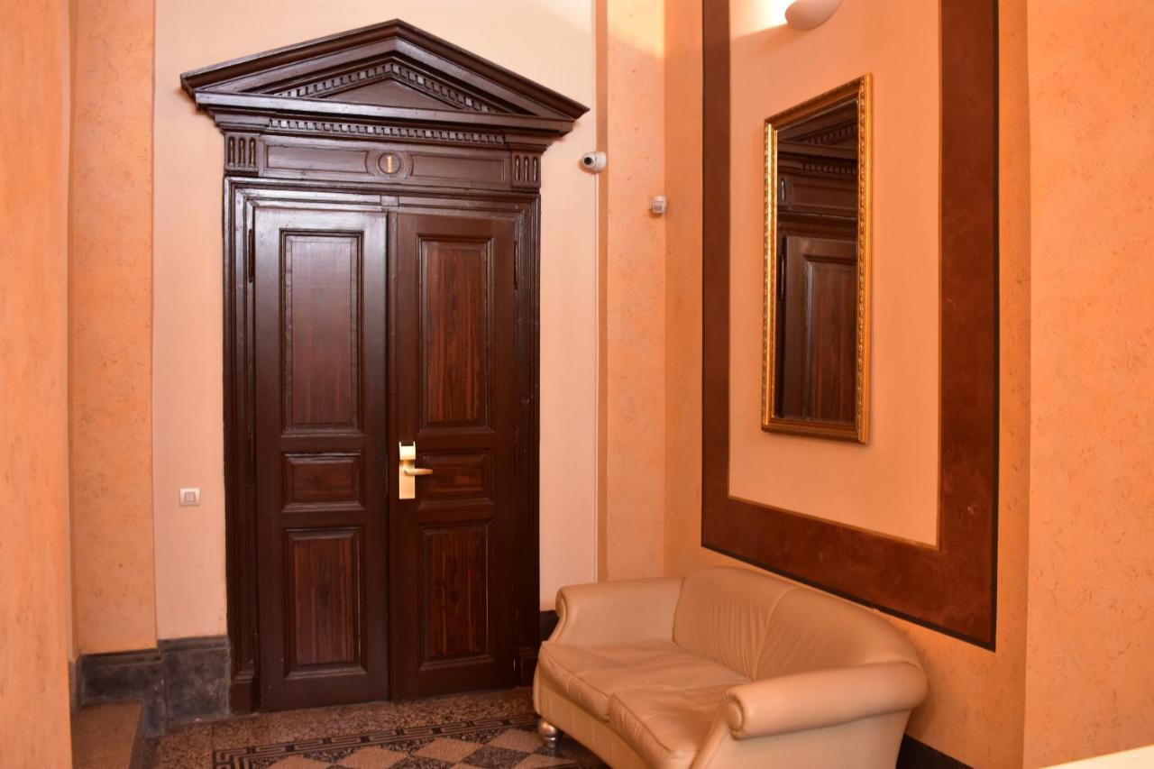 Apartment Vikroria - Halkova 5 Прага Экстерьер фото
